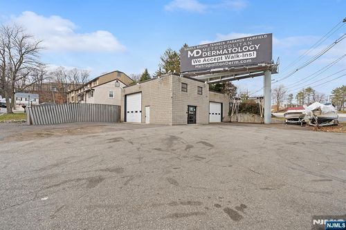 8 1st St, Lodi, NJ, 07644 | Card Image