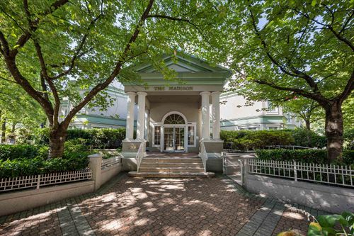 206-2990 Princess Cres, Coquitlam, BC, V3B7R3 | Card Image