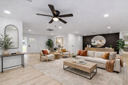 9226 Grady St, Houston, TX, 77016-4202 | Card Image