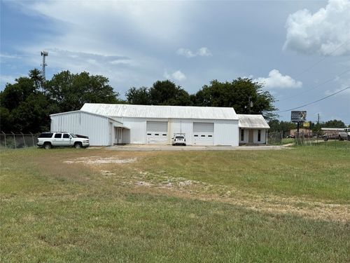 825 N State Highway 121, Bonham, TX, 75418-2045 | Card Image