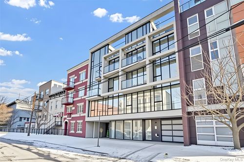 18 Monitor St, Brooklyn, NY, 11222-5607 | Card Image