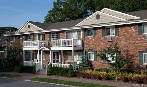 4-1h-457 Lincoln Boulevard, Smithtown, NY, 11788 | Card Image