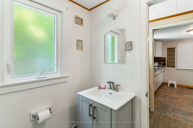 18053 Highway 35, House other with 3 bedrooms, 1 bathrooms and 6 parking in Algonquin Highlands ON | Image 12