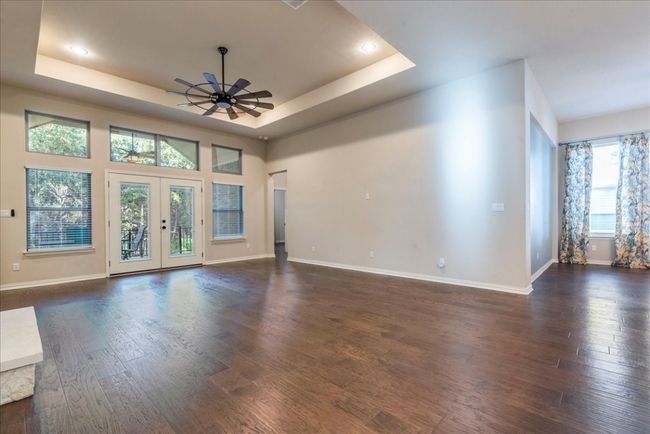 Family Room | Image 19