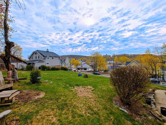 View of yard | Image 4