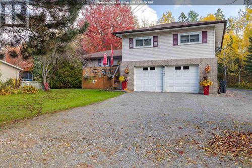 690 Walls Side Rd, Sault Ste Marie, ON, P6A6K4 | Card Image