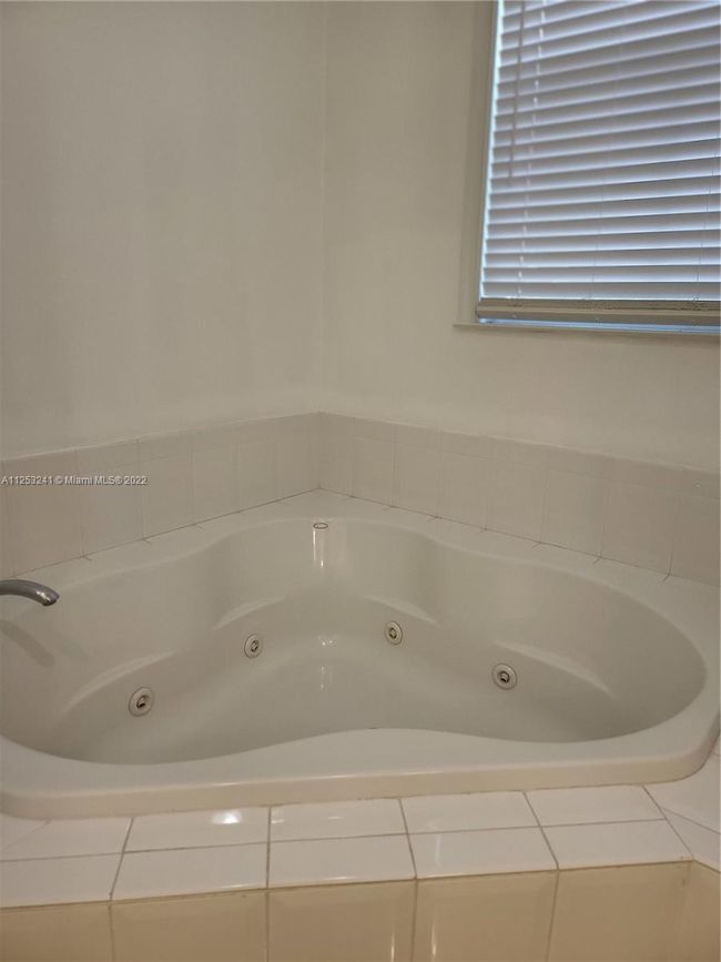 UNIT-35 - 545 Sw 18 Th Ave, Townhouse with 3 bedrooms, 3 bathrooms and null parking in Fort Lauderdale FL | Image 29