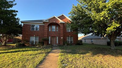 Generous yard in front of 709 Teresa | Image 1