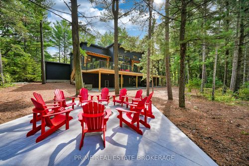 10002 Huron Dr, Grand Bend, ON, N0M1T0 | Card Image