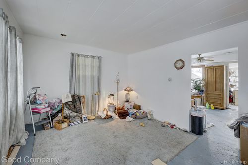 1560 E Meyers Ave, Hazel Park, MI, 48030-2181 | Card Image