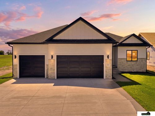 8821 Honeybee Ln, Lincoln, NE, 68501 | Card Image