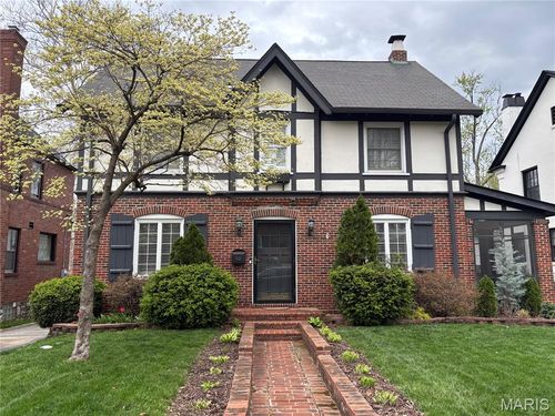 7121 Cornell Ave, University City, MO, 63130-2307 | Card Image