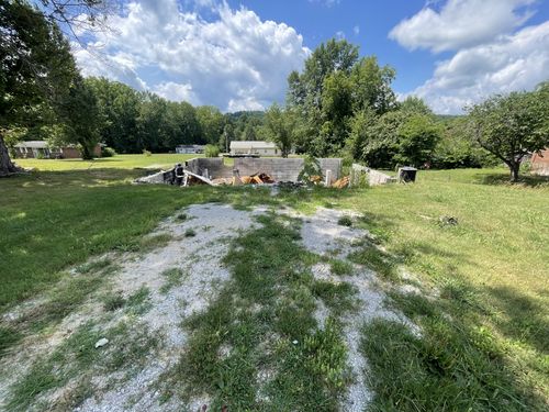 415 Hillcrest Dr, Byrdstown, TN, 38549-2329 | Card Image