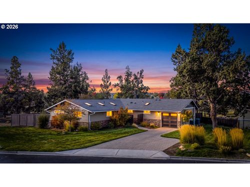 1233 Sw Canyon Dr, Redmond, OR, 97756 | Card Image