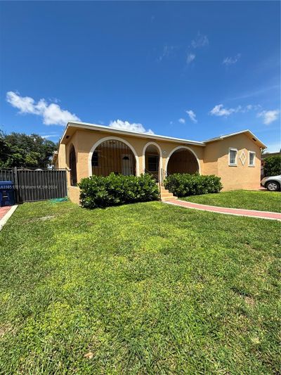 8341 Sw 36th St, House other with 5 bedrooms, 3 bathrooms and null parking in Miami FL | Image 1