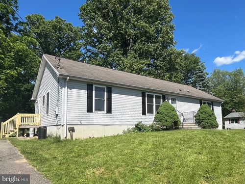 23 Elm St, Oxford, NJ, 07863-3074 | Card Image