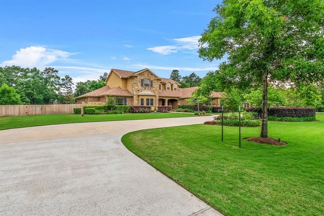 28002 Whispering Maple Way, House other with 5 bedrooms, 5 bathrooms and 3 parking in Spring TX | Image 5