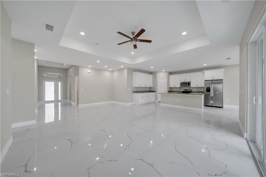 Residential Lease in LEHIGH ACRES 4