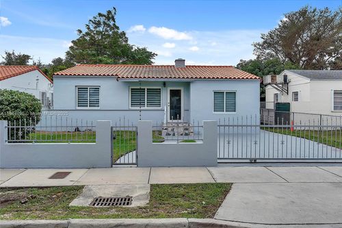 2246 Sw 3rd St, Miami, FL, 33135-3128 | Card Image