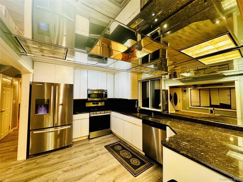 30 Linden Ln, Farmingville, NY, 11738-1135 | Card Image