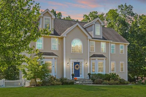 12 Littles Hill Ln, Georgetown, MA, 01833-2318 | Card Image