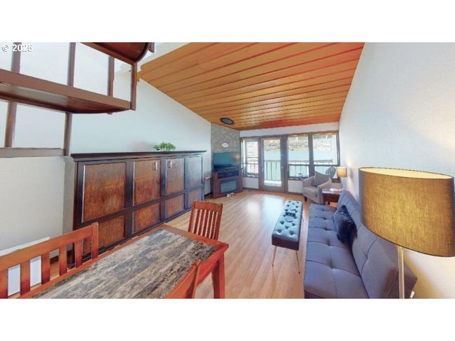 Living Room | Image 19
