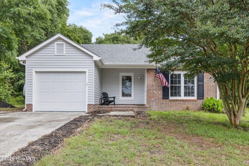 429 Crows Nest Ln, Sneads Ferry, NC, 28460-8523 | Card Image