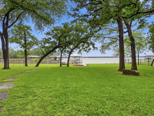 11761 Oakwood Ln, Fort Worth, TX, 76179-9219 | Card Image