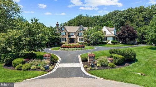 9 Centre Ct, Wilmington, DE, 19807-1146 | Card Image