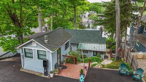 70 S Shore Rd, Byram Twp, NJ, 07821-3805 | Card Image