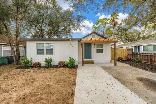 8616 N Orangeview Ave, TAMPA, FL, 33617-6828 | Card Image