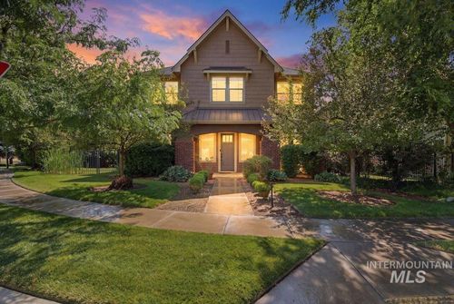 5285 E Arrow Junction Dr, Boise, ID, 83716-8646 | Card Image