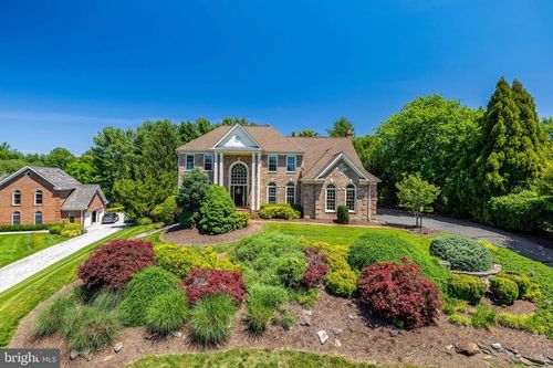 10114 Nedra Dr, GREAT FALLS, VA, 22066-2835 | Card Image