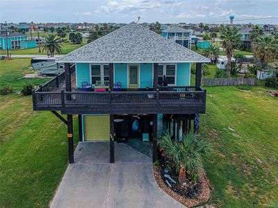 967 Meynig Dr, House other with 3 bedrooms, 2 bathrooms and null parking in Crystal Beach TX | Image 1