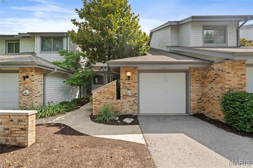1222 Meramec Heights Dr, Ballwin, MO, 63021-7711 | Card Image