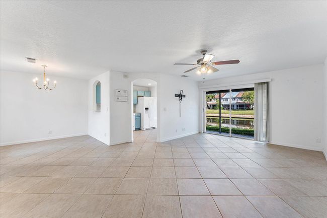 6204 Sandy Bank Ter, Condo with 2 bedrooms, 3 bathrooms and null parking in Riviera Beach FL | Image 4
