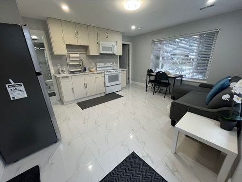 suite-1-1418 El Camino Dr, Coquitlam, BC, V3E3C1 | Card Image