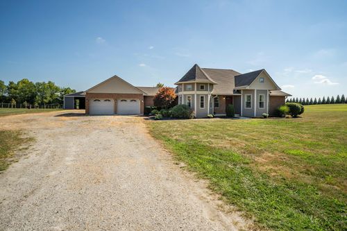 387 Staunton Sugar Grove Rd, Washington Court House, OH, 43160-9739 | Card Image