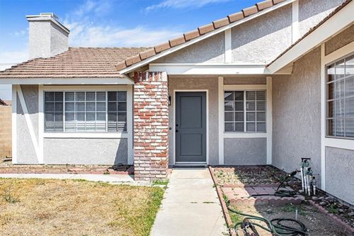 10587 Danbury Ave, Bloomington, CA, 92316-2600 | Card Image