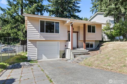 2015 E 57th St, Tacoma, WA, 98404-5114 | Card Image