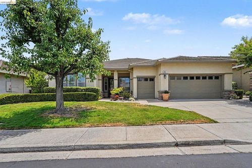 574 Quindell Way, Brentwood, CA, 94513 | Card Image