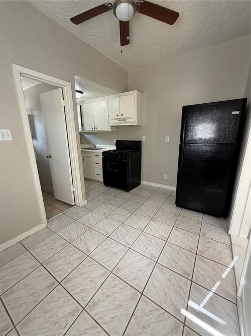 1-1611 Common St, Houston, TX, 77009-8821 | Card Image