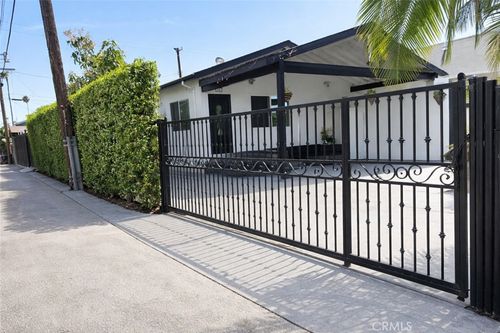 316 W 73rd St, Los Angeles, CA, 90003-2006 | Card Image