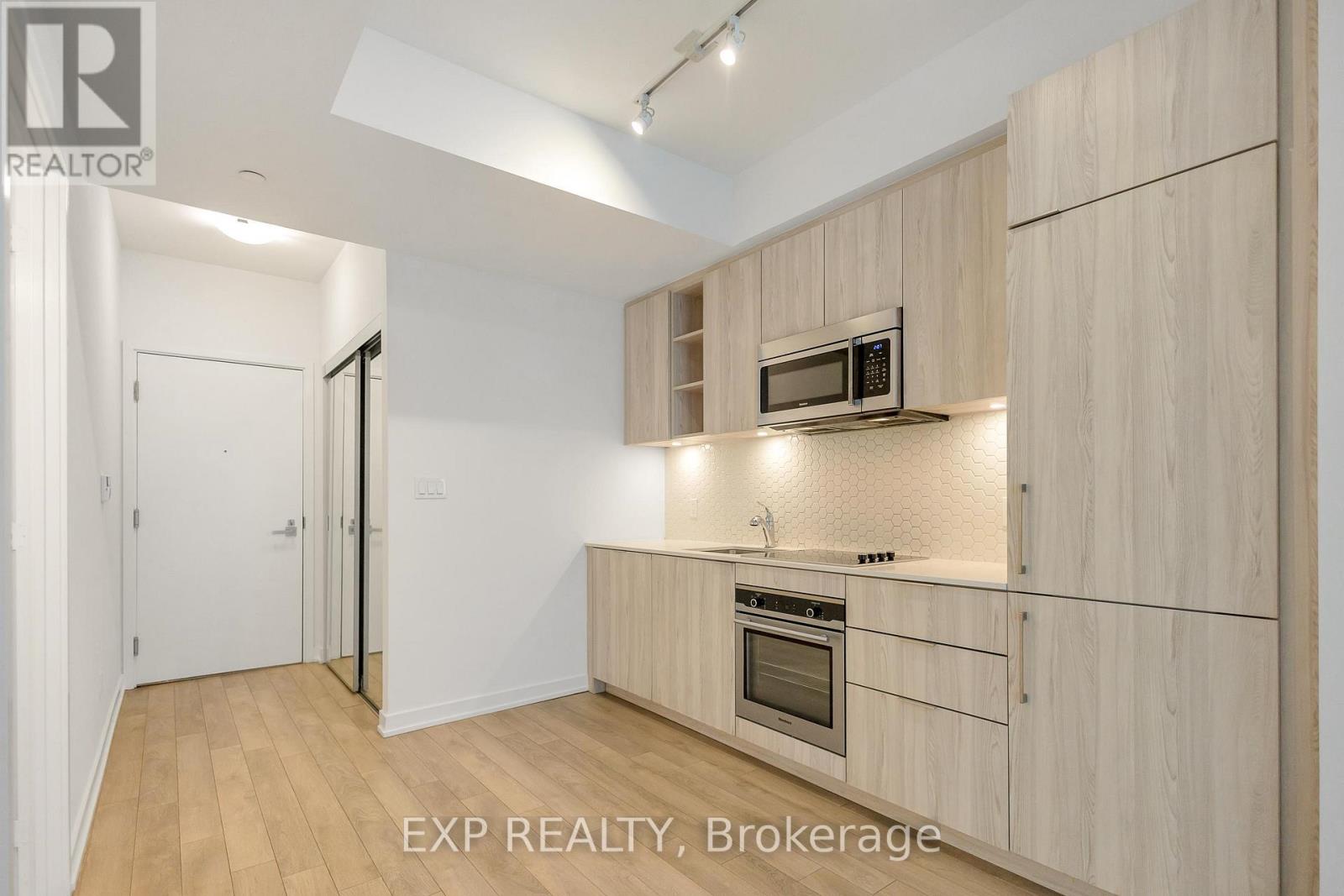 Residential in Toronto (Niagara) 5