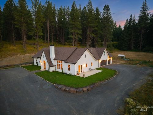 1009 Promise Rd, Troy, ID, 83871-3801 | Card Image
