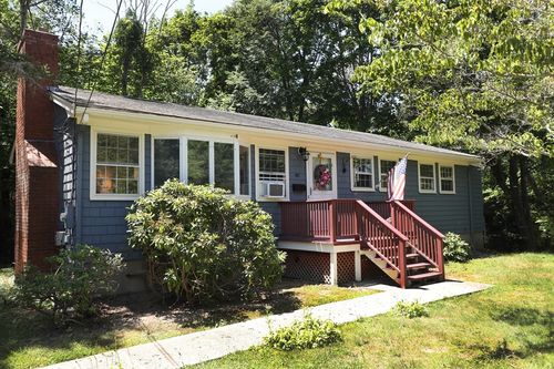 40 Revere St, Gloucester, MA, 01930-1235 | Card Image