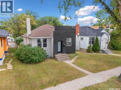 812 3rd Ave N, Saskatoon, SK, S7K2K2 | Card Image