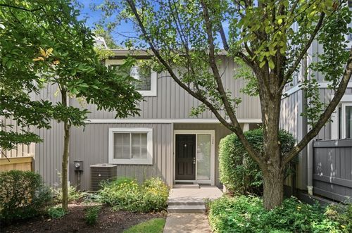 124 Twin Lakes Dr, Fairfield, OH, 45014-5221 | Card Image