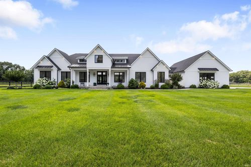 53415 County Road 35, Middlebury, IN, 46540-8715 | Card Image