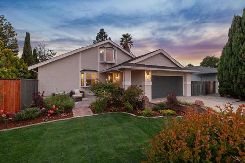 561 Anchor Cir, Redwood City, CA, 94065-1203 | Card Image